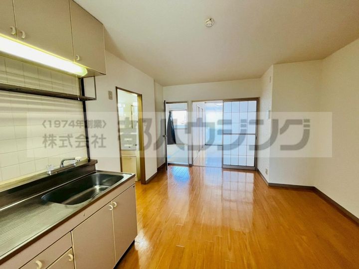 EXCELコーポの居間