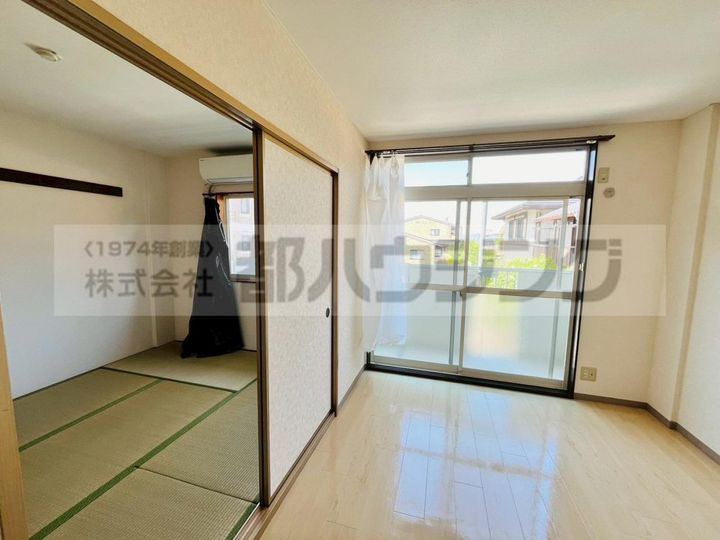 EXCELコーポの居間