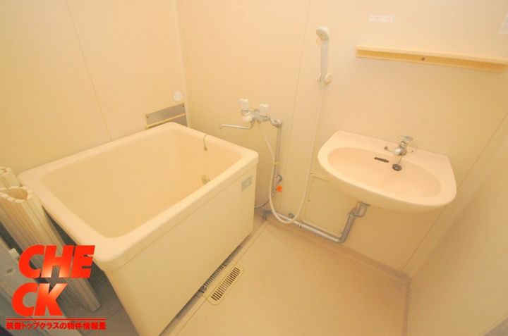 LAアパルトマンの風呂