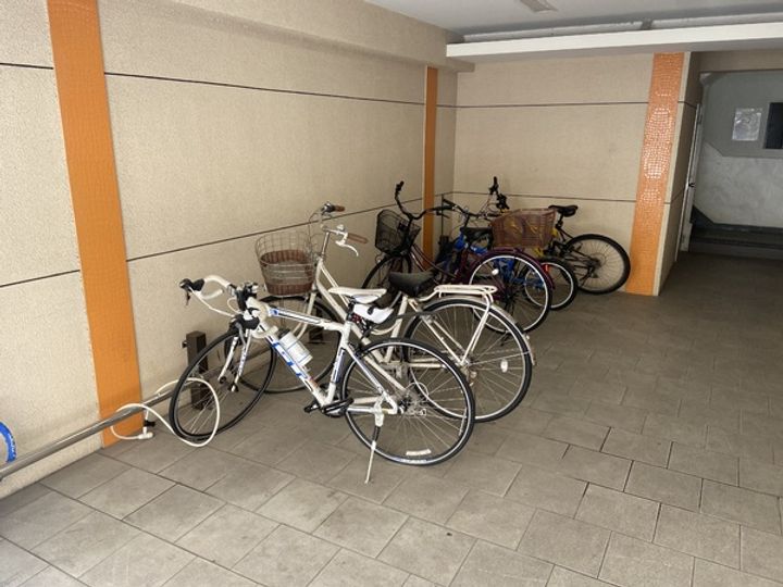 プラーフ湊川の地図