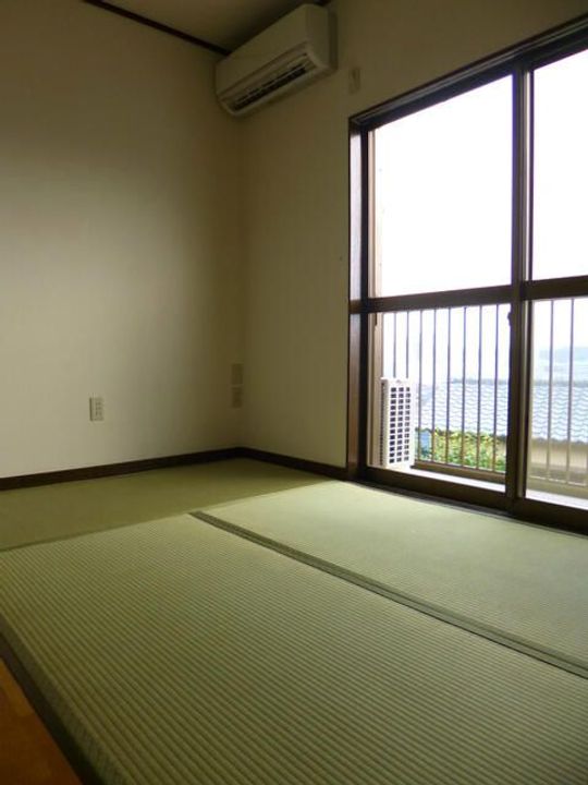 早坂アパートの居間