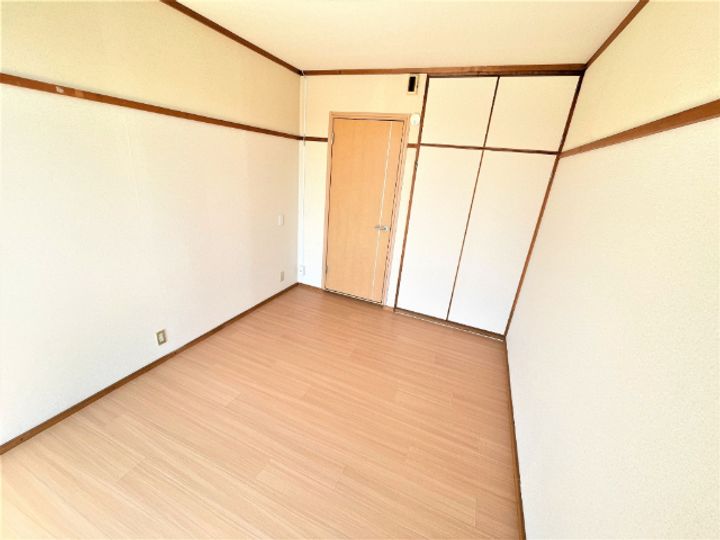 奥田アパートメントIIの居間