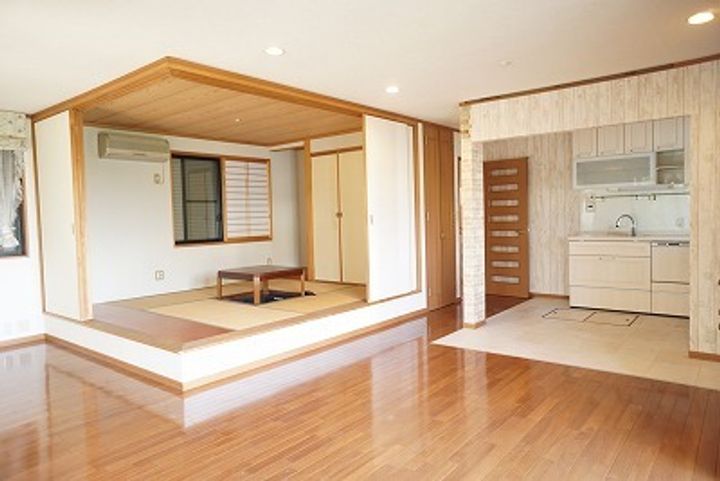 神奈川県横浜市青葉区あかね台2(一戸建)の賃貸物件の居間