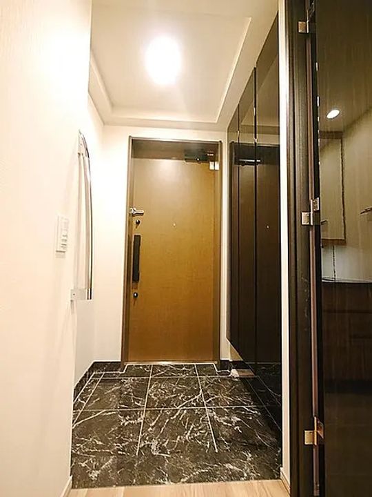 ザ・パークハウス新宿御苑の玄関