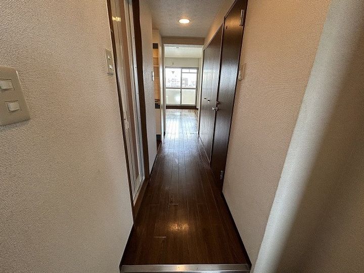 セリバ中久世の玄関