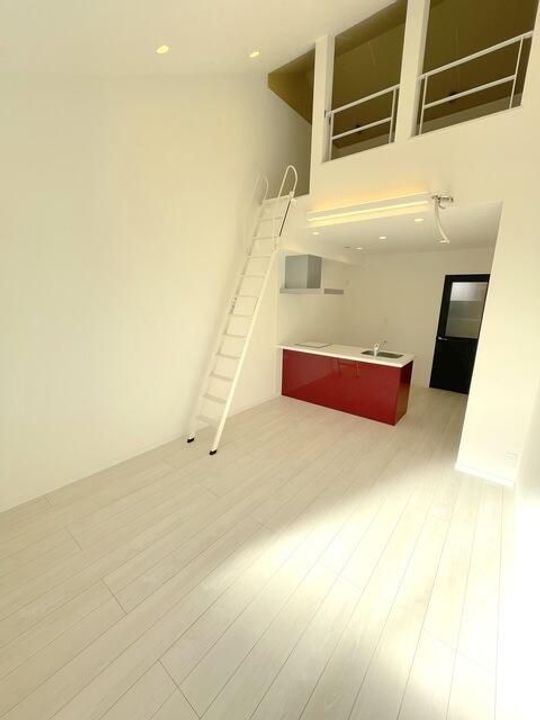 神奈川県横浜市南区清水ケ丘(一戸建)の賃貸物件の居間