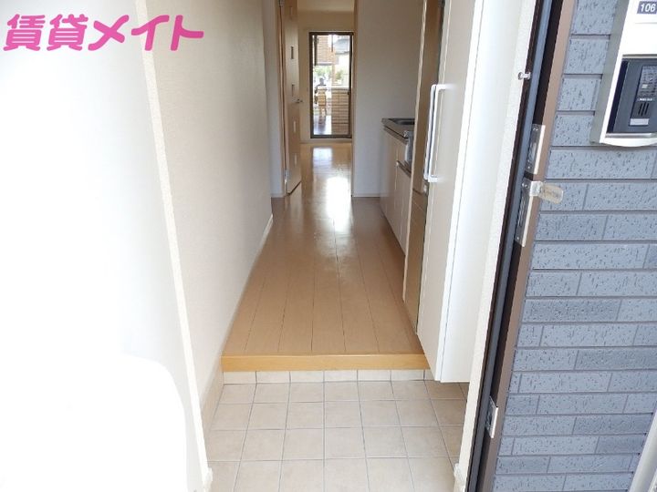 シュエット・エムBの玄関