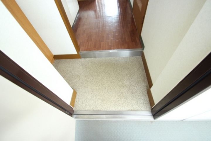 サンライズ五日市の玄関