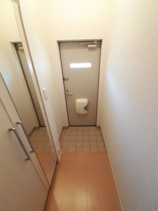 群馬県高崎市日高町(アパート)の賃貸物件の玄関