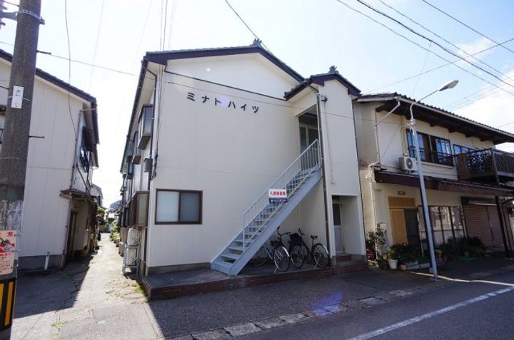 ミナトハイツの外観