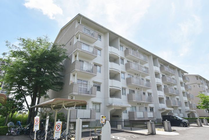 URコンフォール城山の外観