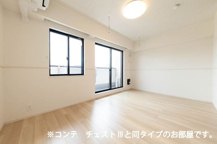 兵庫県加古川市平岡町新在家(アパート)の賃貸物件の居間