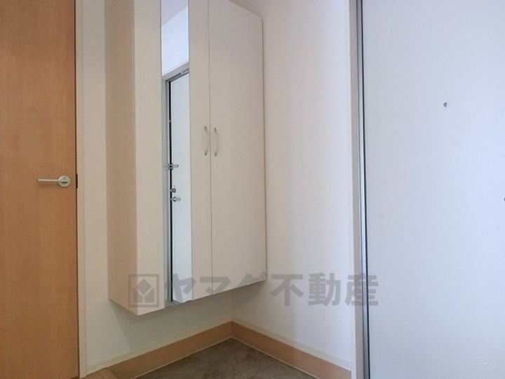 ラ・サンテ Aの玄関