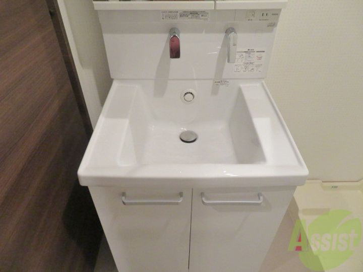 ONE HOUSE 上杉の内装