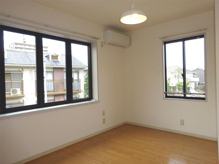 フレグランス高田の居間