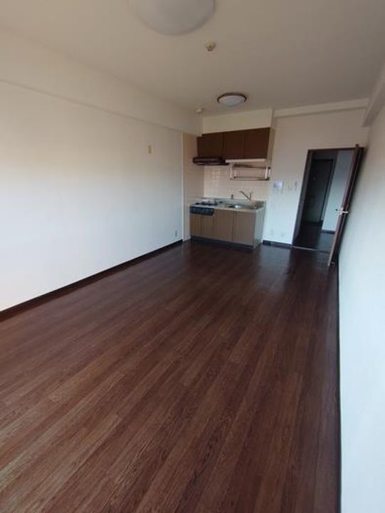 朝日プラザ本町の居間