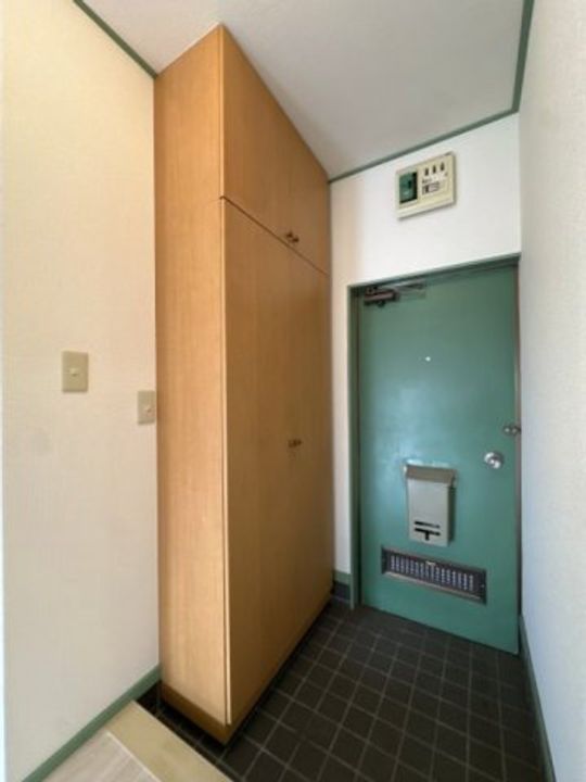 サイトウハイツの玄関