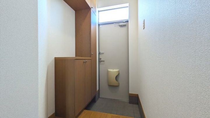大阪府阪南市下出(アパート)の賃貸物件の玄関