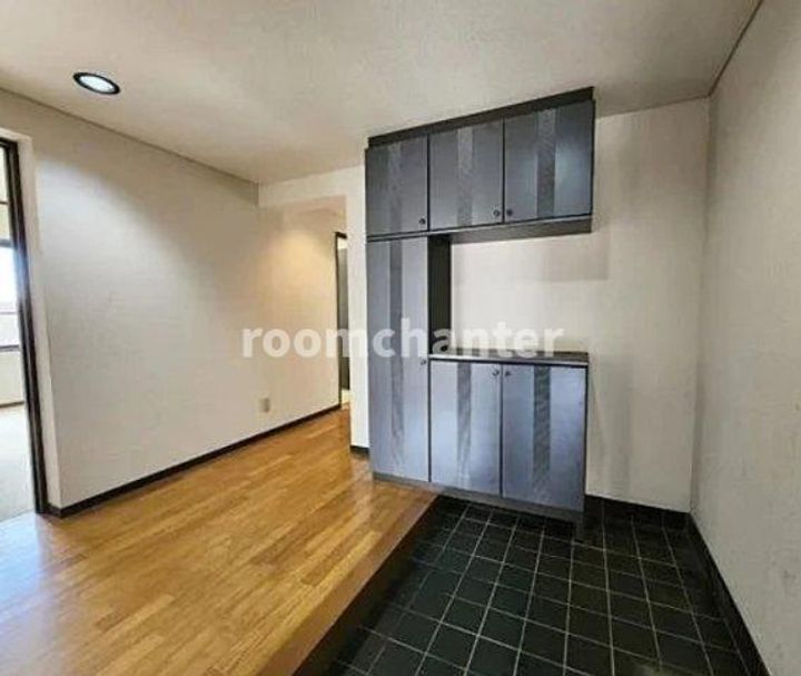 Court Hills 白楽東1号棟の玄関