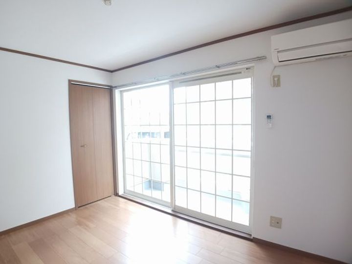 三重県名張市東町(アパート)の賃貸物件の居間