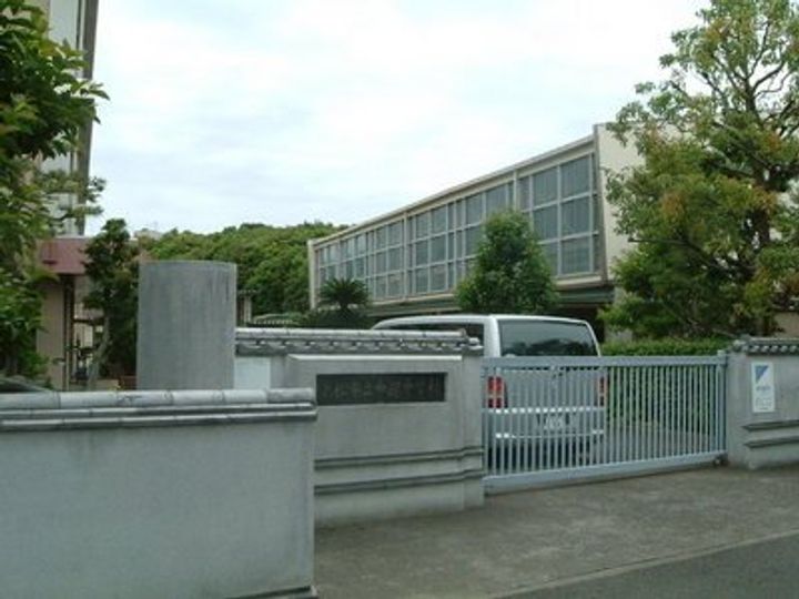 ホリホックイン元浜の周辺