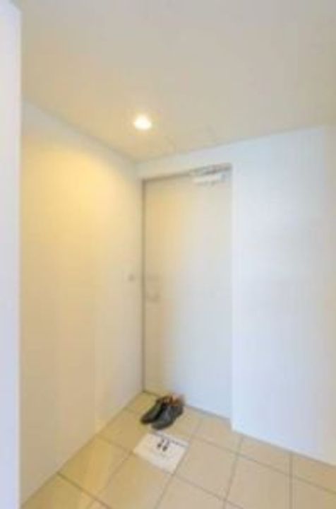 オーキッドレジデンス代々木EASTの玄関