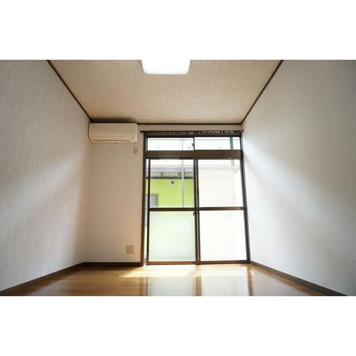神奈川県茅ヶ崎市浜竹4(アパート)の賃貸物件の居間