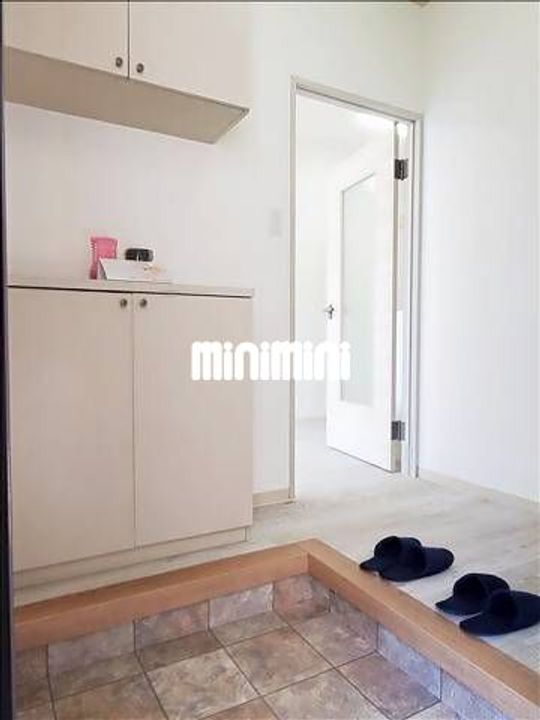 コモンシティ瀬名川Bの玄関