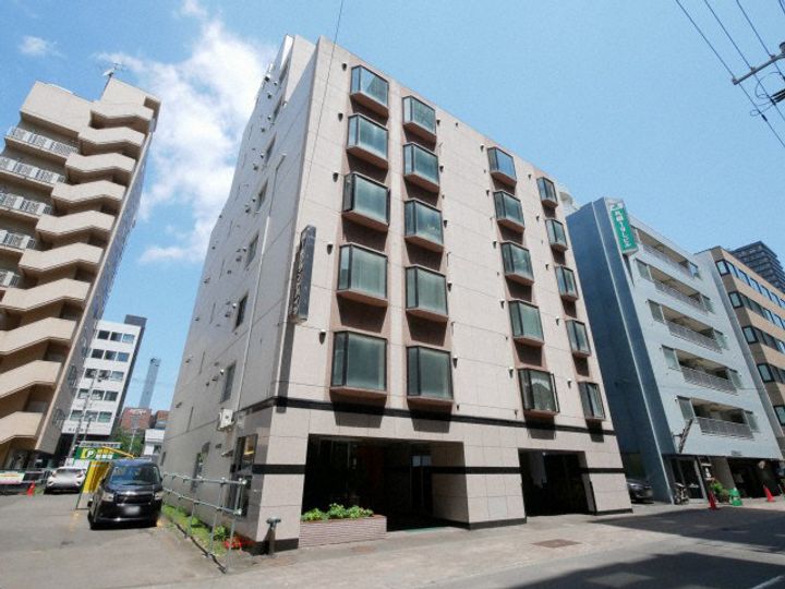 南1条グランドハイツの外観