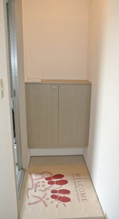 ヴェル・フルールEの玄関