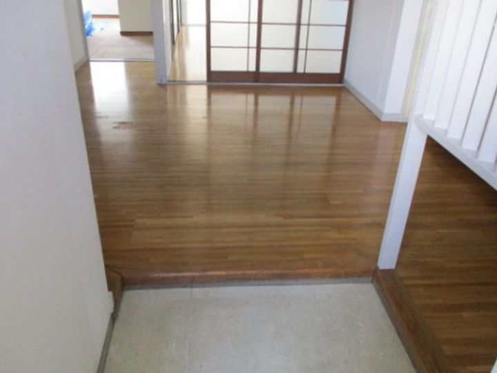 第1吉岡ビルの玄関