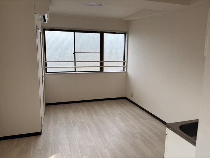 TAILOR5番館の居間