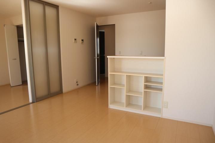 ヴェルドミュールM.I.E B棟の居間