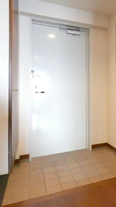 アクティ汐留の玄関