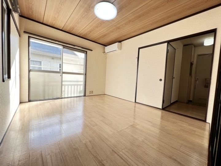 ネオハイツBの居間