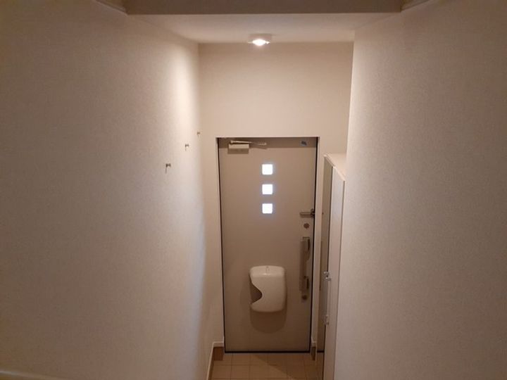 山梨県甲府市山宮町(アパート)の賃貸物件の玄関