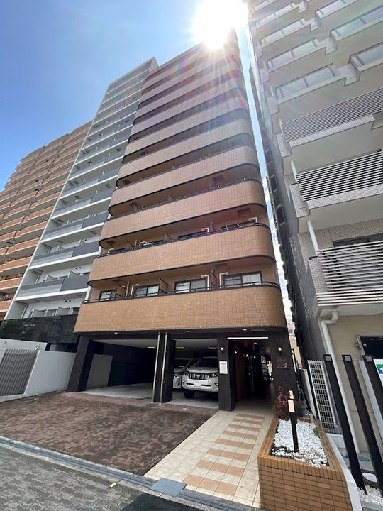 ドミール江戸堀の外観