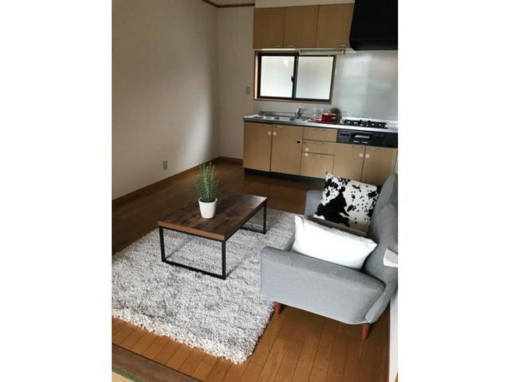 山口県岩国市平田6(アパート)の賃貸物件の居間