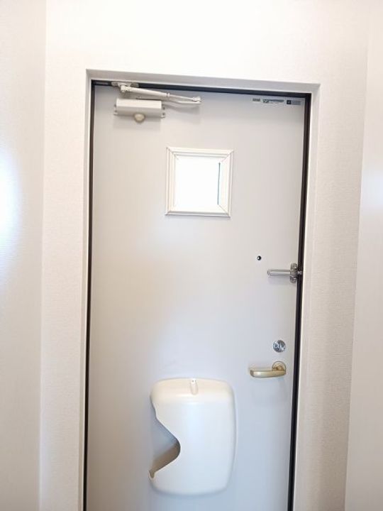 リバーサイド レジデンスAの玄関