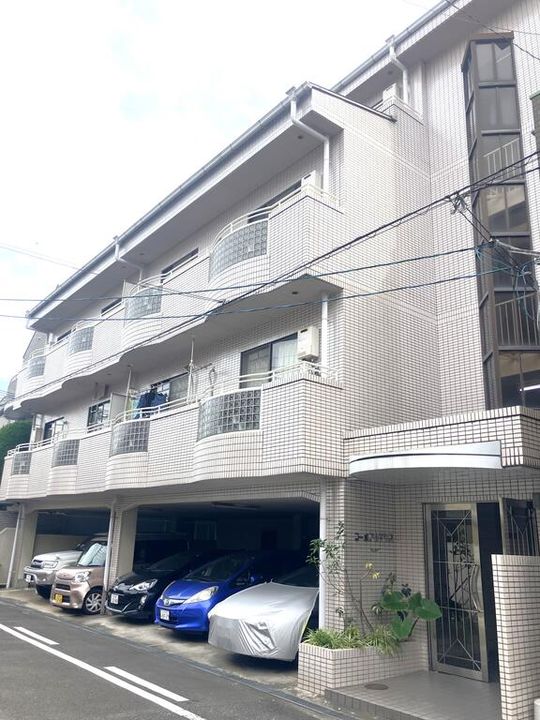 コーポアルテミスの外観