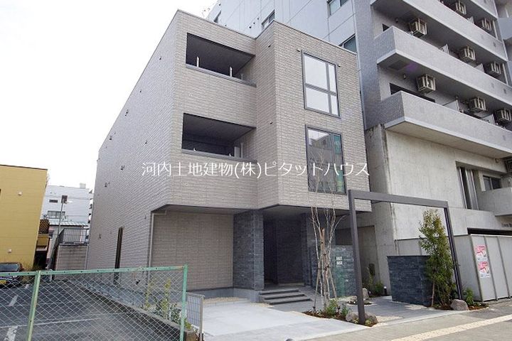 EAST BASEの外観