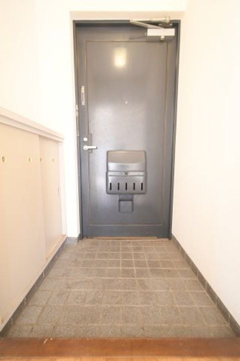 福岡県北九州市八幡西区西神原町(マンション)の賃貸物件の玄関