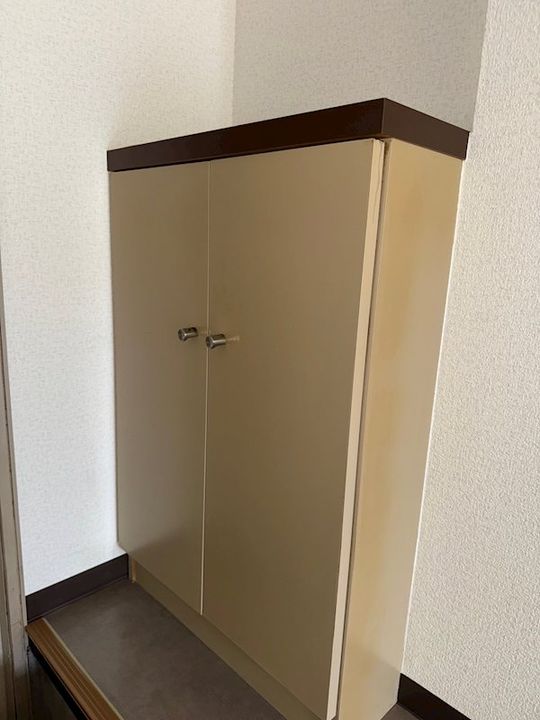 ファミーユ下館Bの玄関