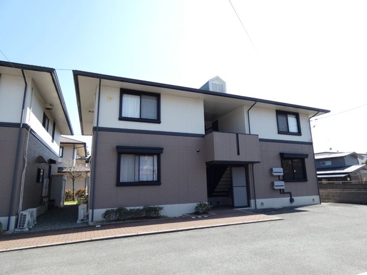 ハイカムール泉都町 B棟の外観