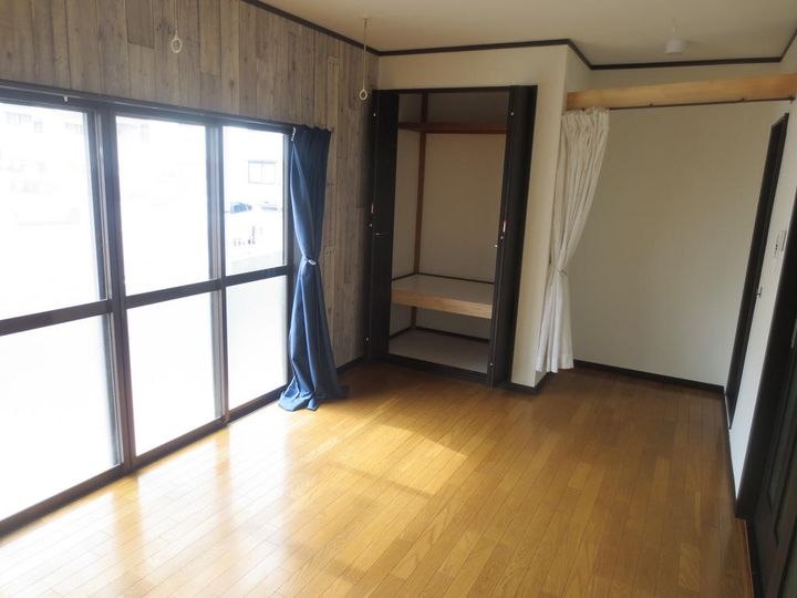 茨城県ひたちなか市外野2(アパート)の賃貸物件の居間