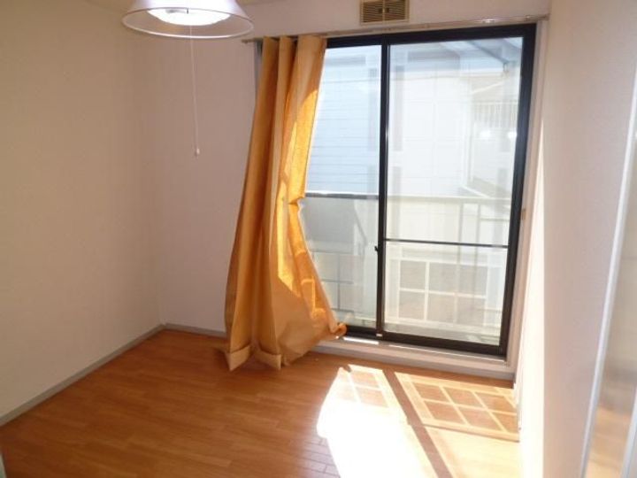 サンライジングの居間