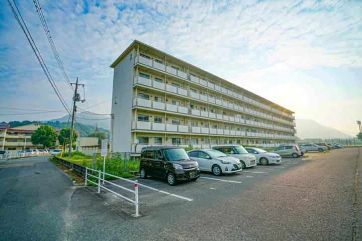 ビレッジハウス吉永 2号棟の外観