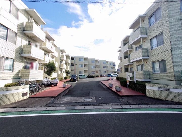 静岡県浜松市中央区萩丘1(マンション)の賃貸物件の外観