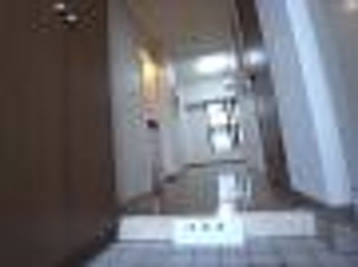 YKハイツ松の内の玄関