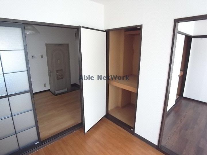 コーポラス林町の内装